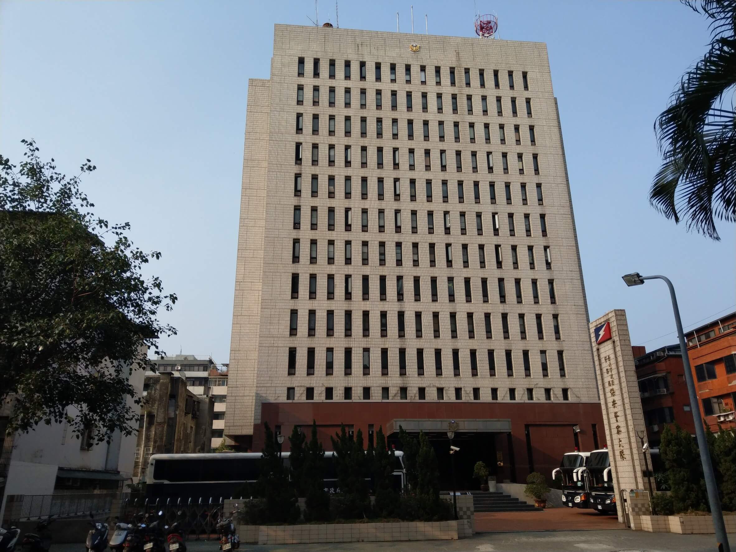 臺北市政府警察局保警大隊辦公大樓樓板補強工程 - 承鴻興∥結構補強